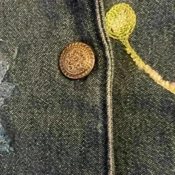 Studio Works Embroidered Floral Button Up Lightweight Denim Jacket Size Medium - Picture 7 of 10